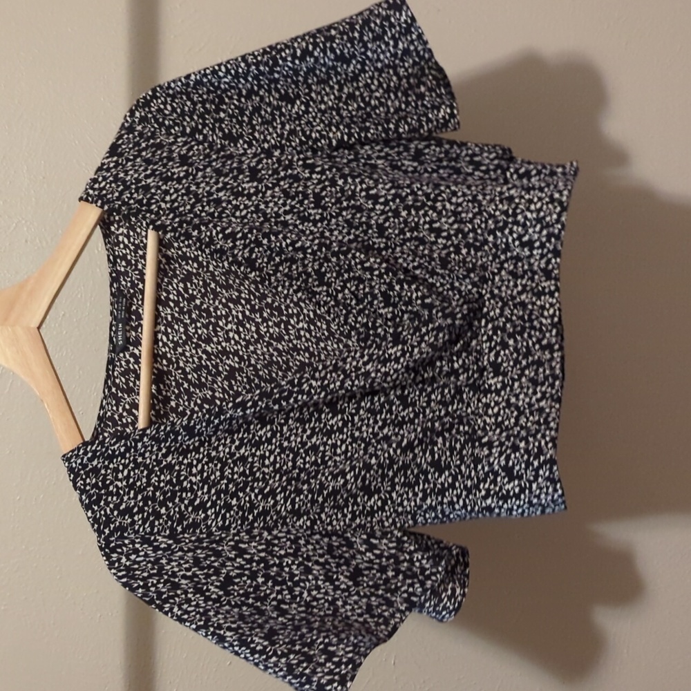 Ditsy floral top